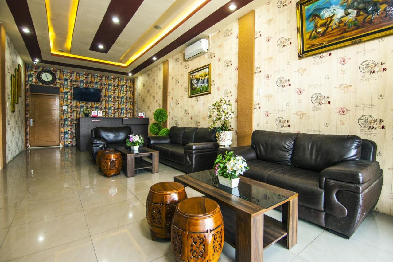 โอโย 2310 เรสซิเดนซ์ 68 Hotel เปอมาตังเสียนตาร์ ภายนอก รูปภาพ