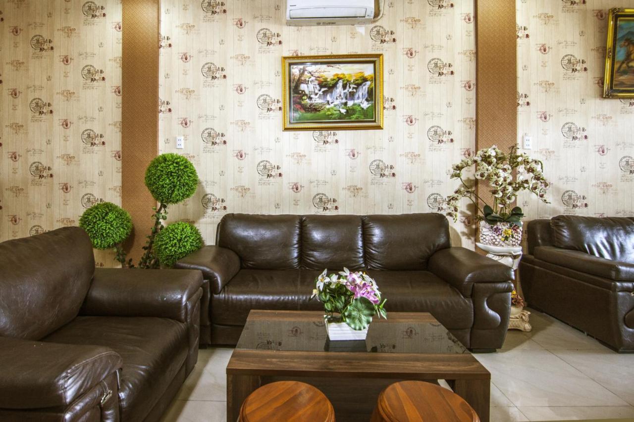โอโย 2310 เรสซิเดนซ์ 68 Hotel เปอมาตังเสียนตาร์ ภายนอก รูปภาพ
