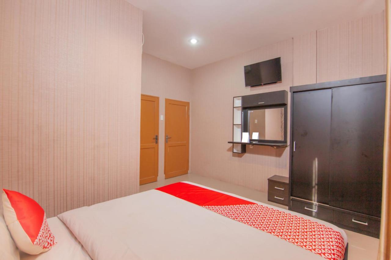 โอโย 2310 เรสซิเดนซ์ 68 Hotel เปอมาตังเสียนตาร์ ภายนอก รูปภาพ