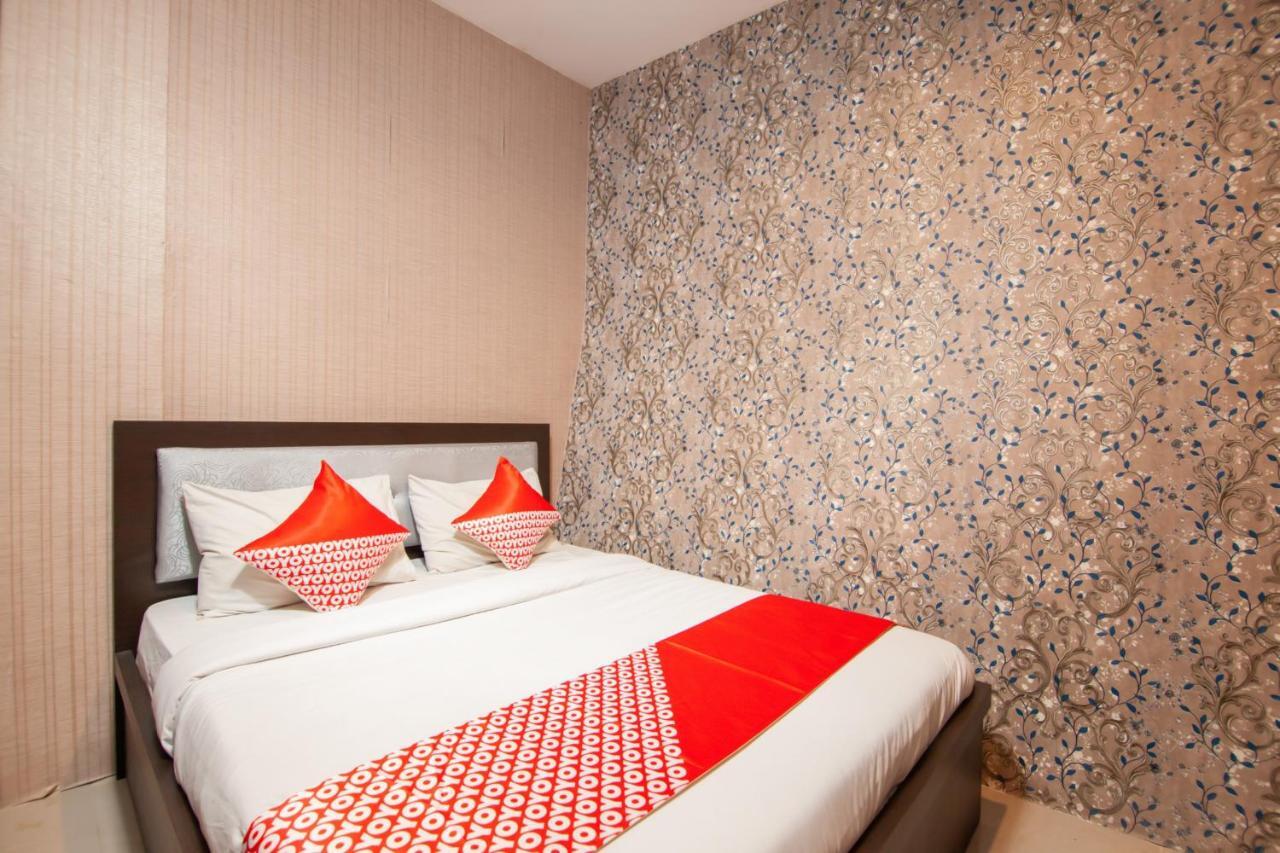 โอโย 2310 เรสซิเดนซ์ 68 Hotel เปอมาตังเสียนตาร์ ภายนอก รูปภาพ