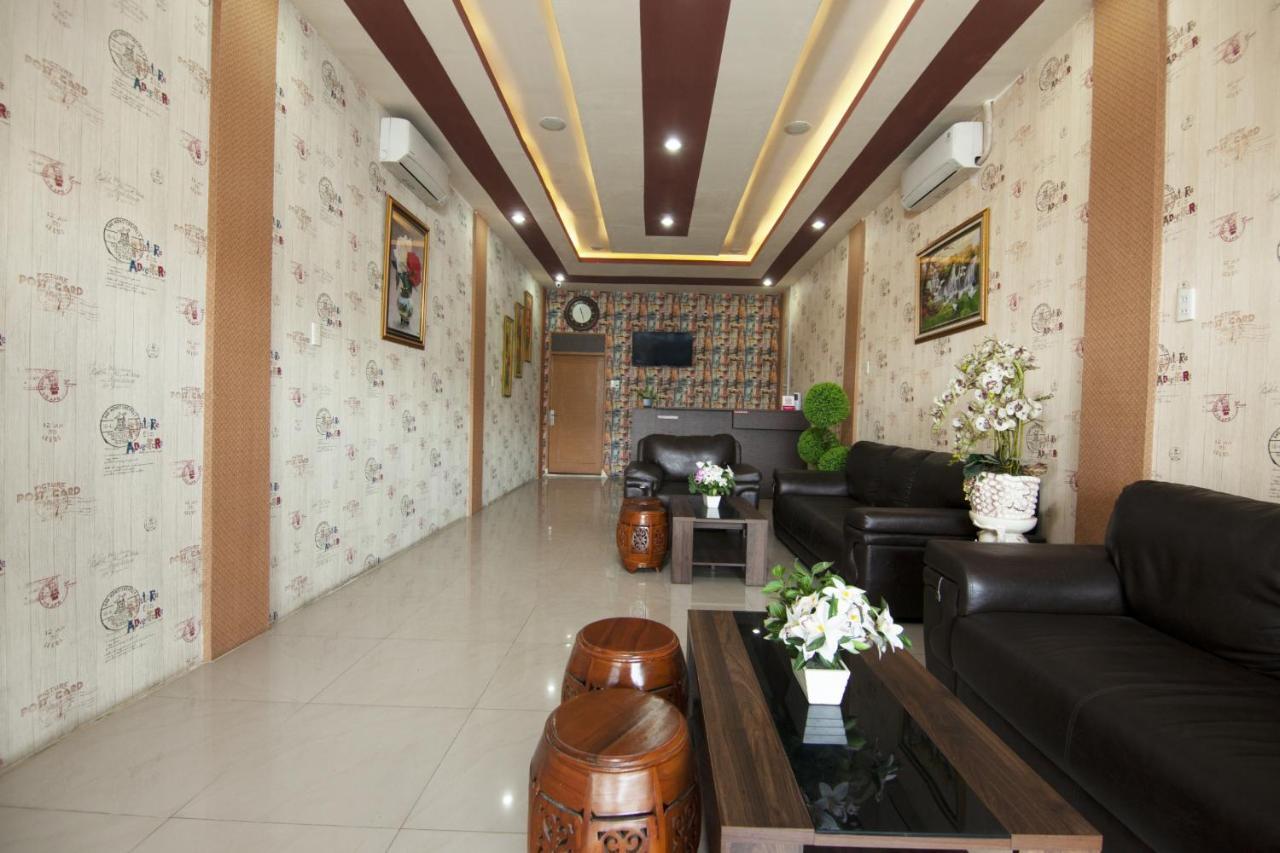โอโย 2310 เรสซิเดนซ์ 68 Hotel เปอมาตังเสียนตาร์ ภายนอก รูปภาพ