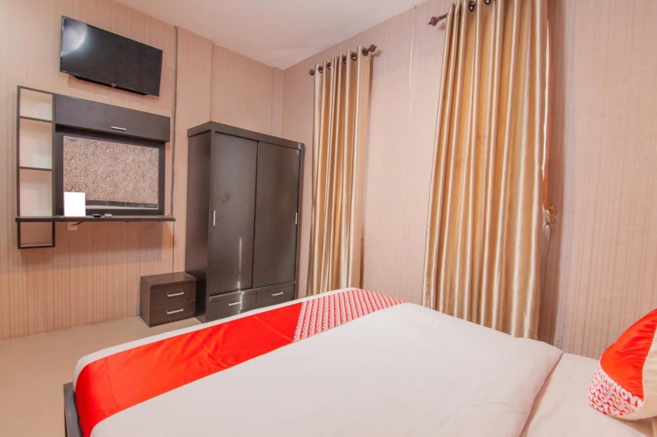 โอโย 2310 เรสซิเดนซ์ 68 Hotel เปอมาตังเสียนตาร์ ภายนอก รูปภาพ
